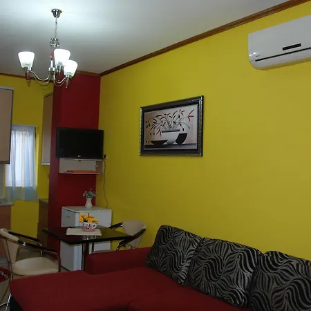 Alfred Apartment