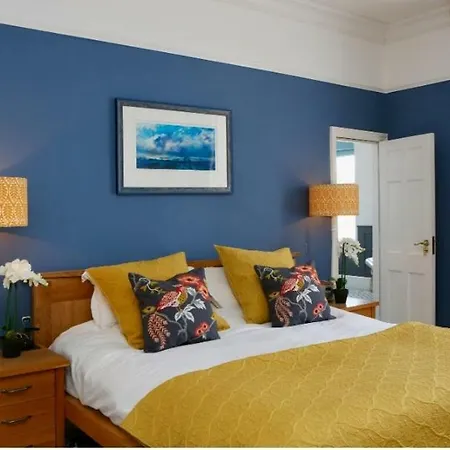 Alfred Apartment
