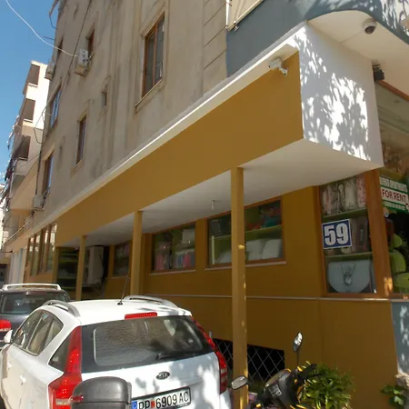 Alfred Apartment